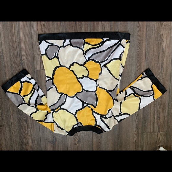 Stylish Women's Yellow and Black Top - Picture 7 of 7